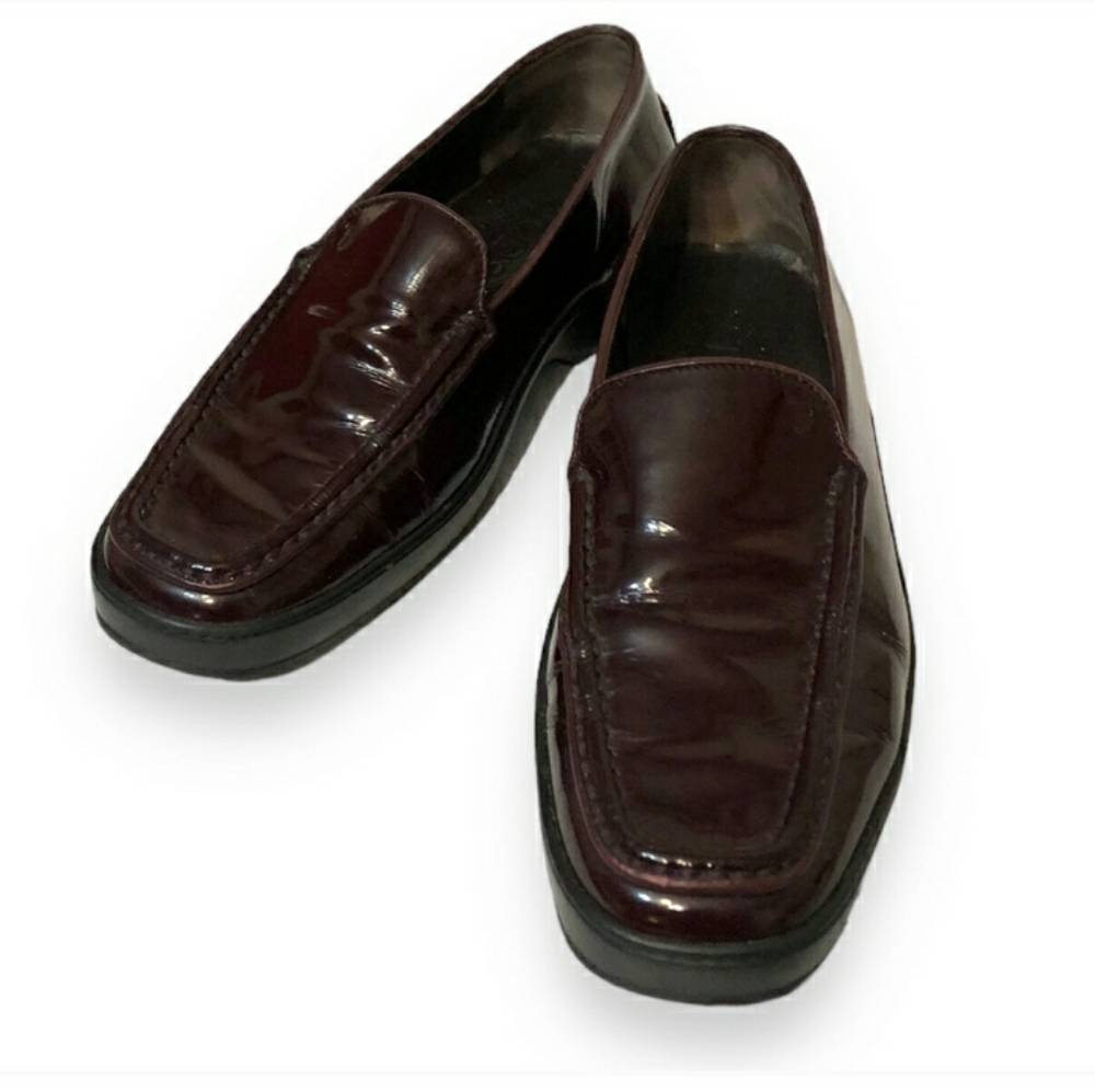 TOD’S Burgundy Patent Leather Loafers EUC!